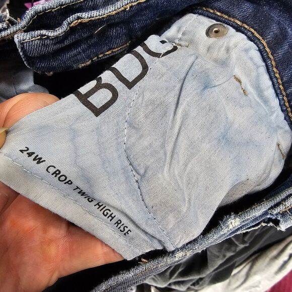 Bdg 24w crop twig high rise jeans distressed ripped - Picture 3 of 3